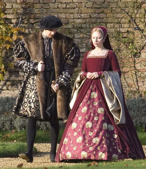tudor clothing style